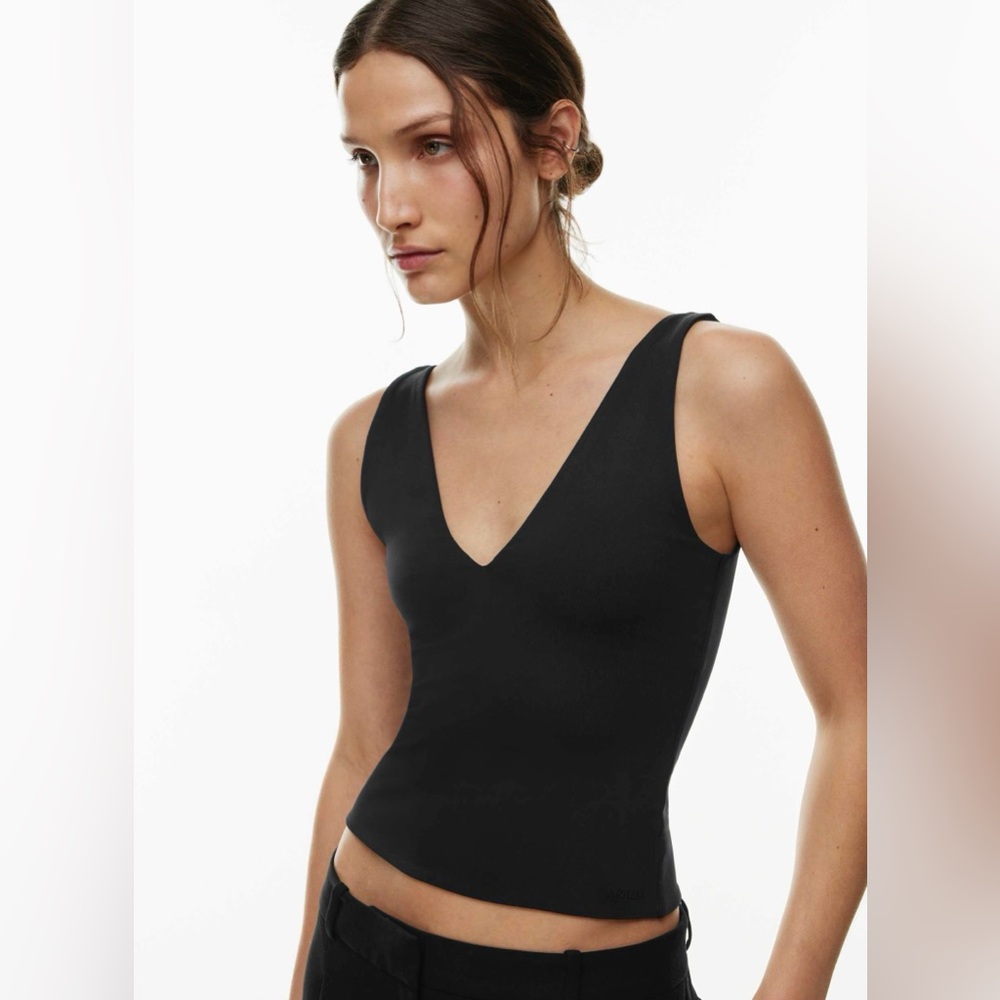Babaton black crop tank top
